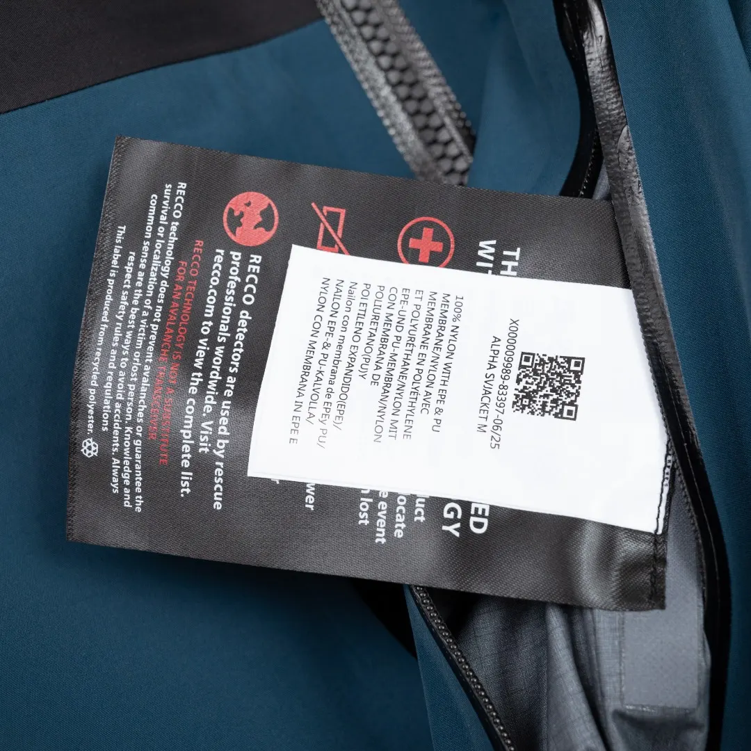 Alpha SV GORE-TEX Pro Hardshell Jacket D38024935 — view 10