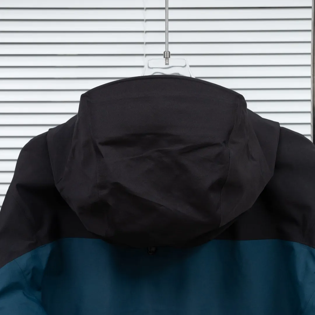 Alpha SV GORE-TEX Pro Hardshell Jacket D38024935 — view 15