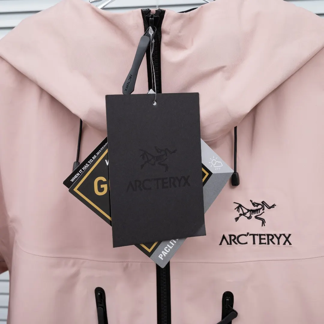 Alpha SV GORE-TEX Pro Hardshell Jacket D38024937 — view 10