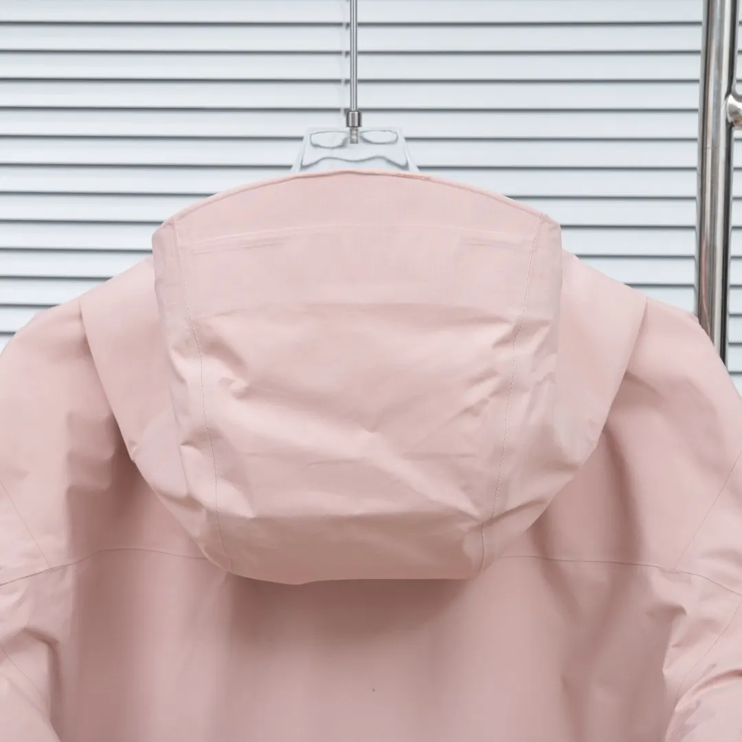 Alpha SV GORE-TEX Pro Hardshell Jacket D38024937 — view 15
