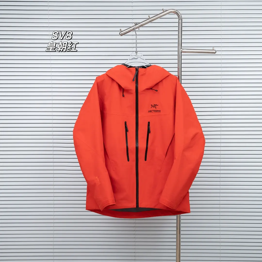 Alpha SV GORE-TEX Pro Hooded Shell Jacket D38024934