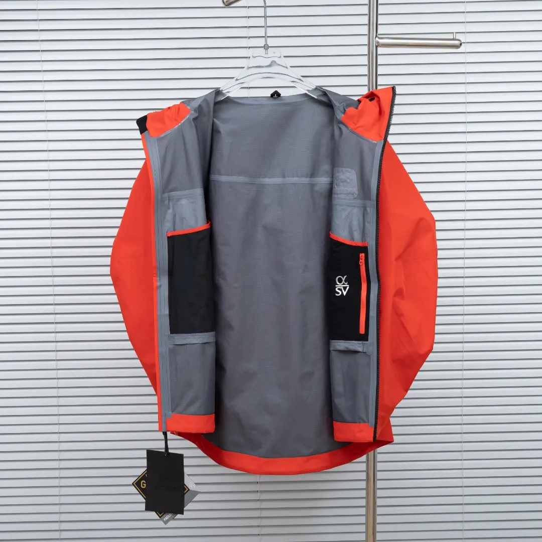 Alpha SV GORE-TEX Pro Hooded Shell Jacket D38024934 — view 3