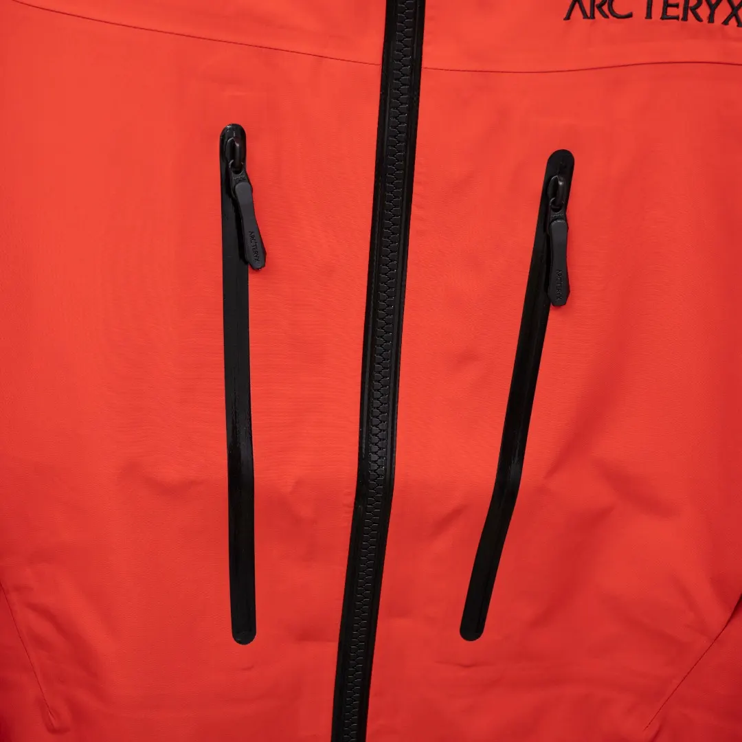 Alpha SV GORE-TEX Pro Hooded Shell Jacket D38024934 — view 6
