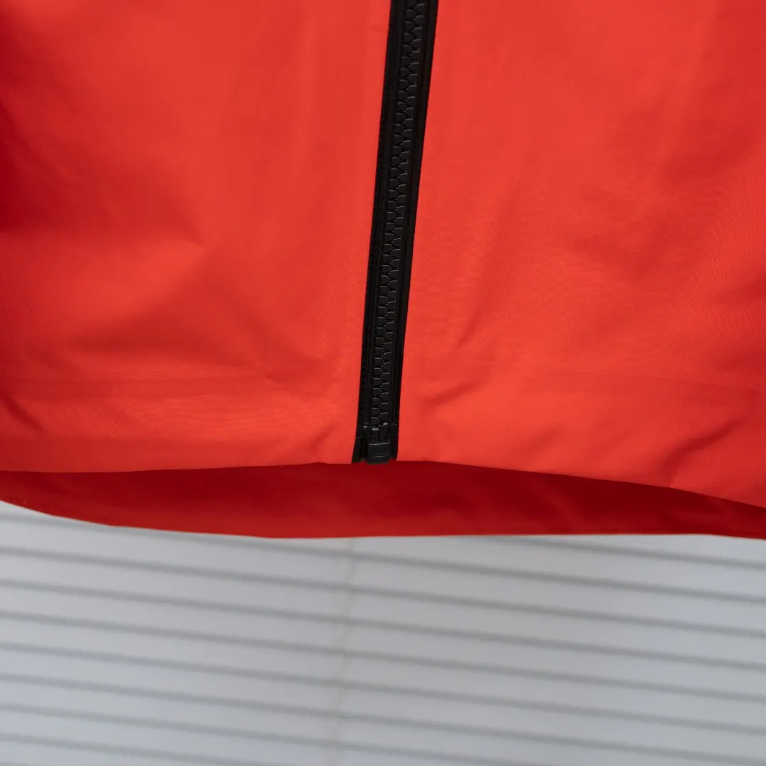 Alpha SV GORE-TEX Pro Hooded Shell Jacket D38024934 — view 8