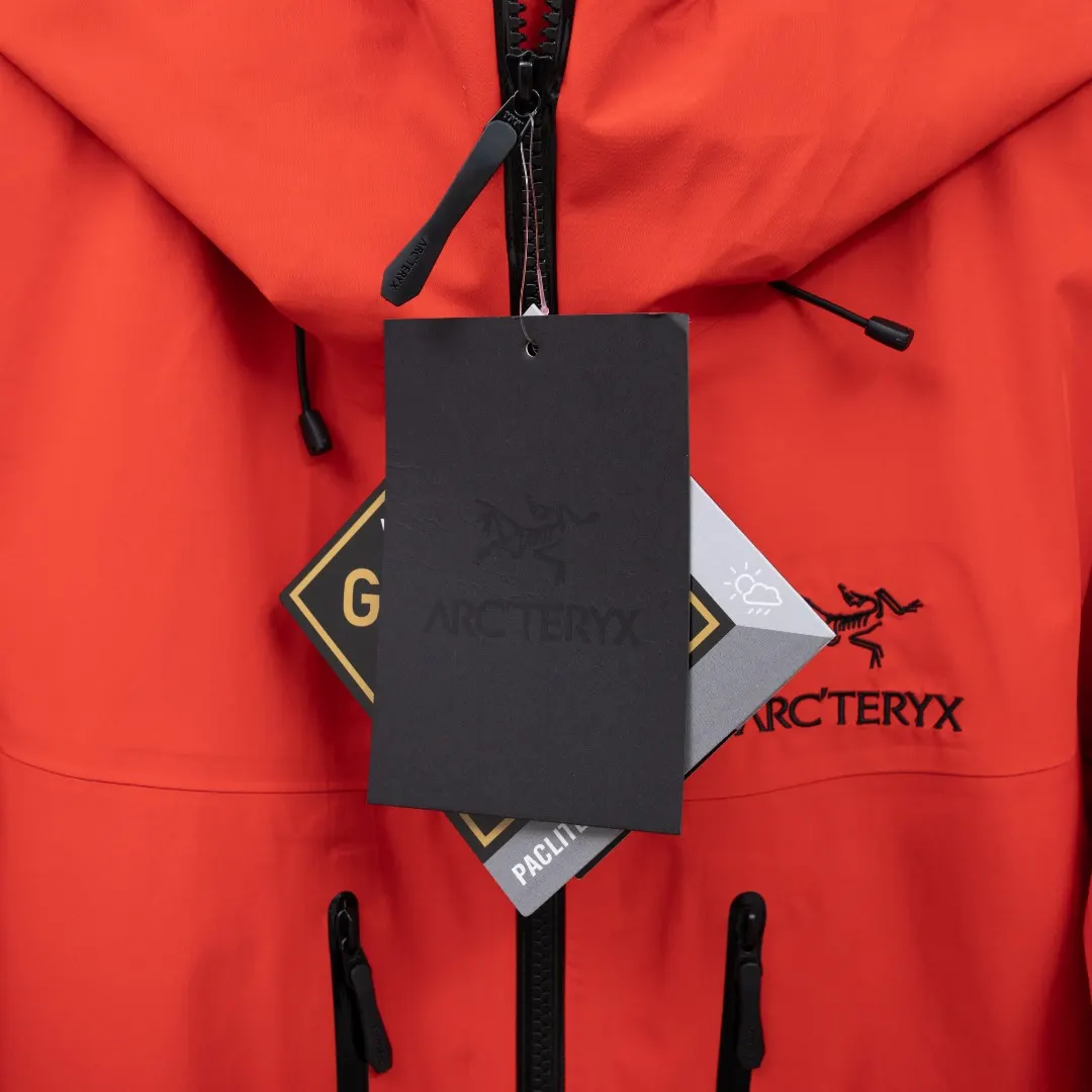 Alpha SV GORE-TEX Pro Hooded Shell Jacket D38024934 — view 13