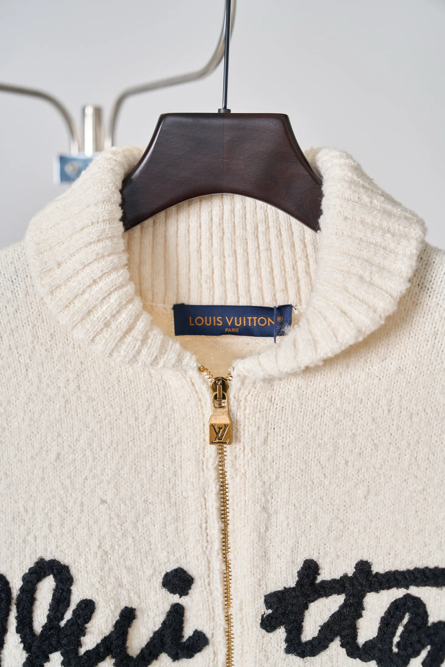 Logo Embroidered Zip-Up Wool Cardigan D38520413 — view 4