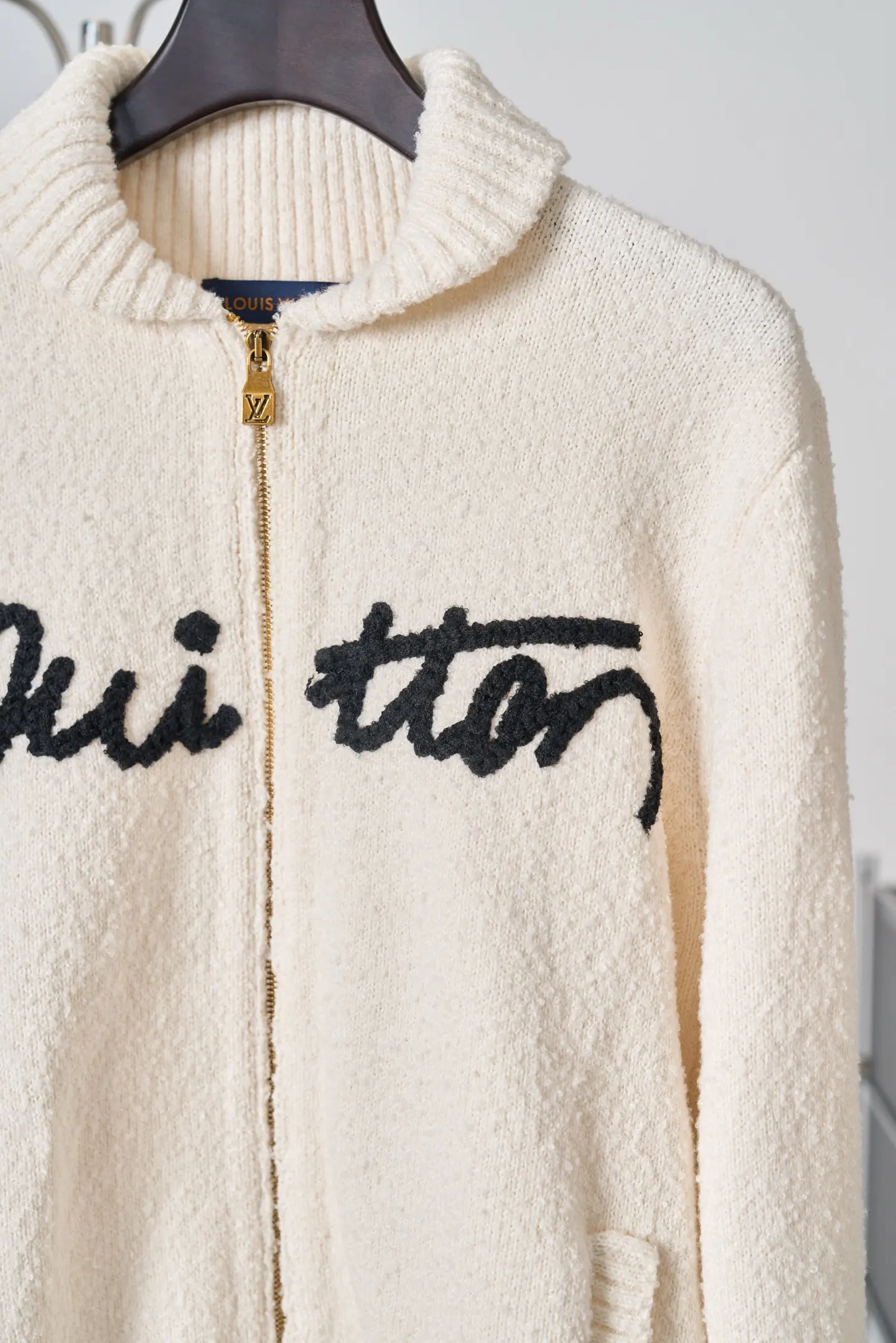 Logo Embroidered Zip-Up Wool Cardigan D38520413 — view 10