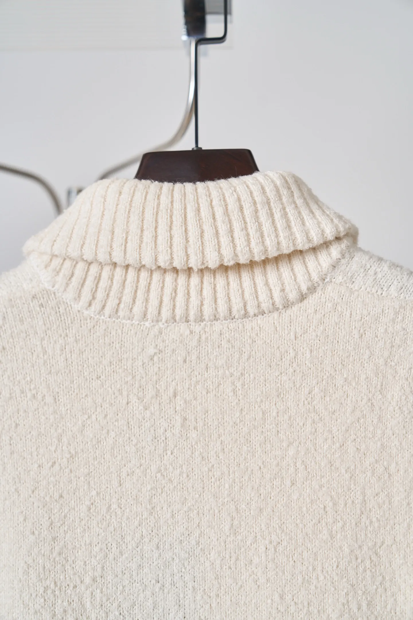 Logo Embroidered Zip-Up Wool Cardigan D38520413 — view 15