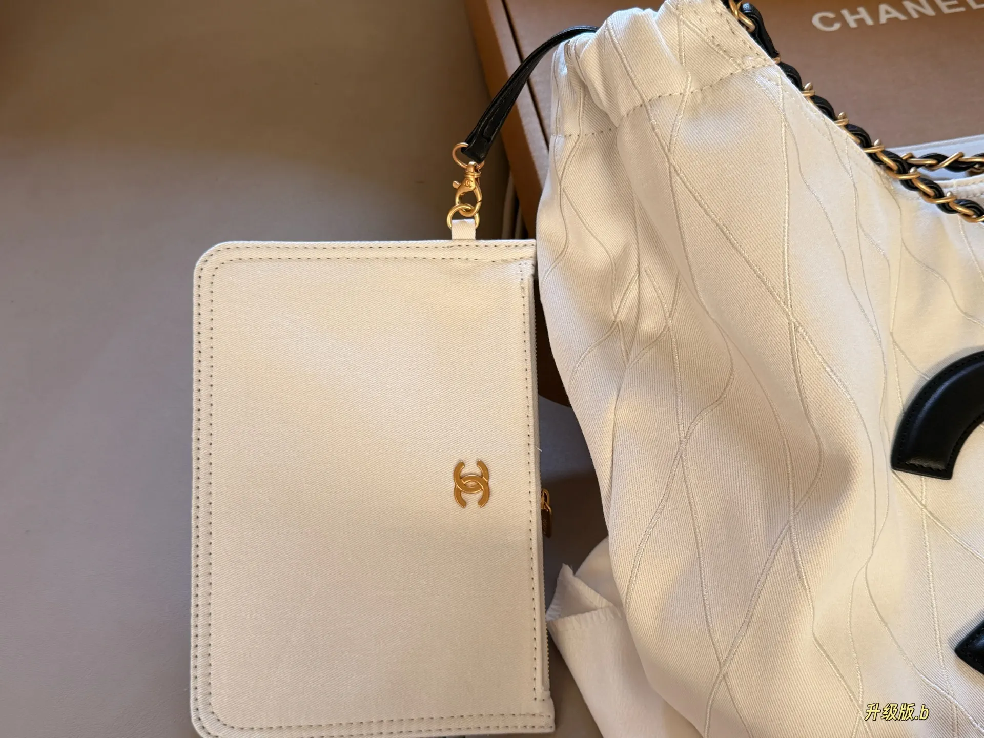 Chanel Coco Beach Quilted Tote Bag D38517991 — view 4