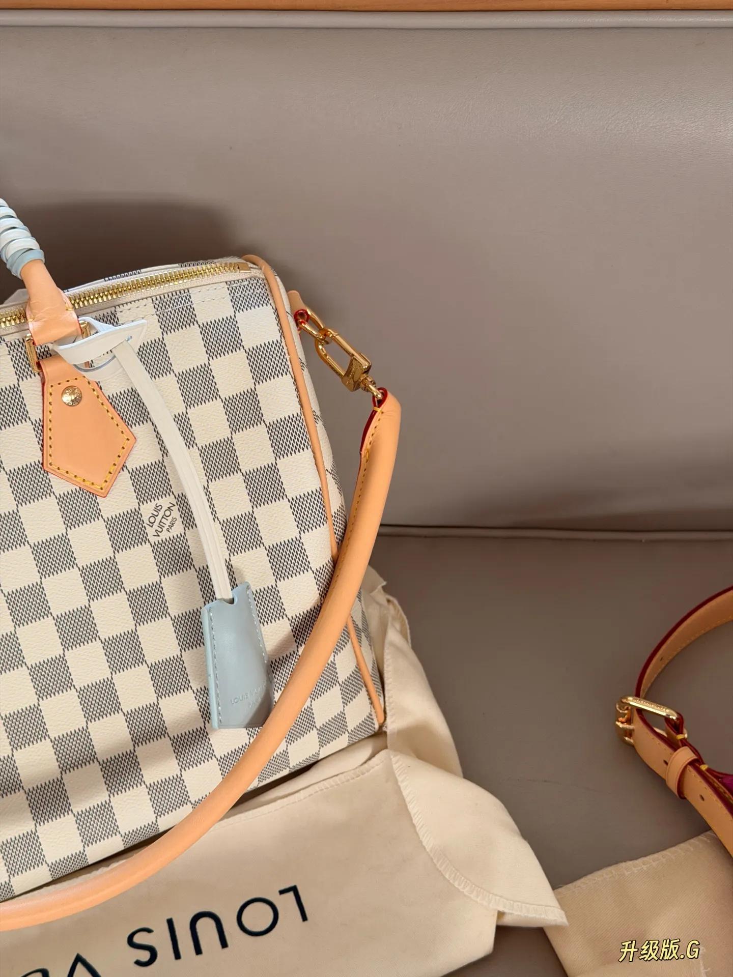 Speedy 30 Damier Azur Top-Handle Bag D39018009 — view 3