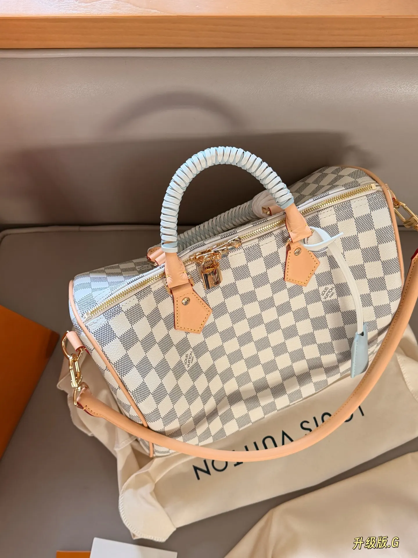 Speedy 30 Damier Azur Top-Handle Bag D39018009 — view 4