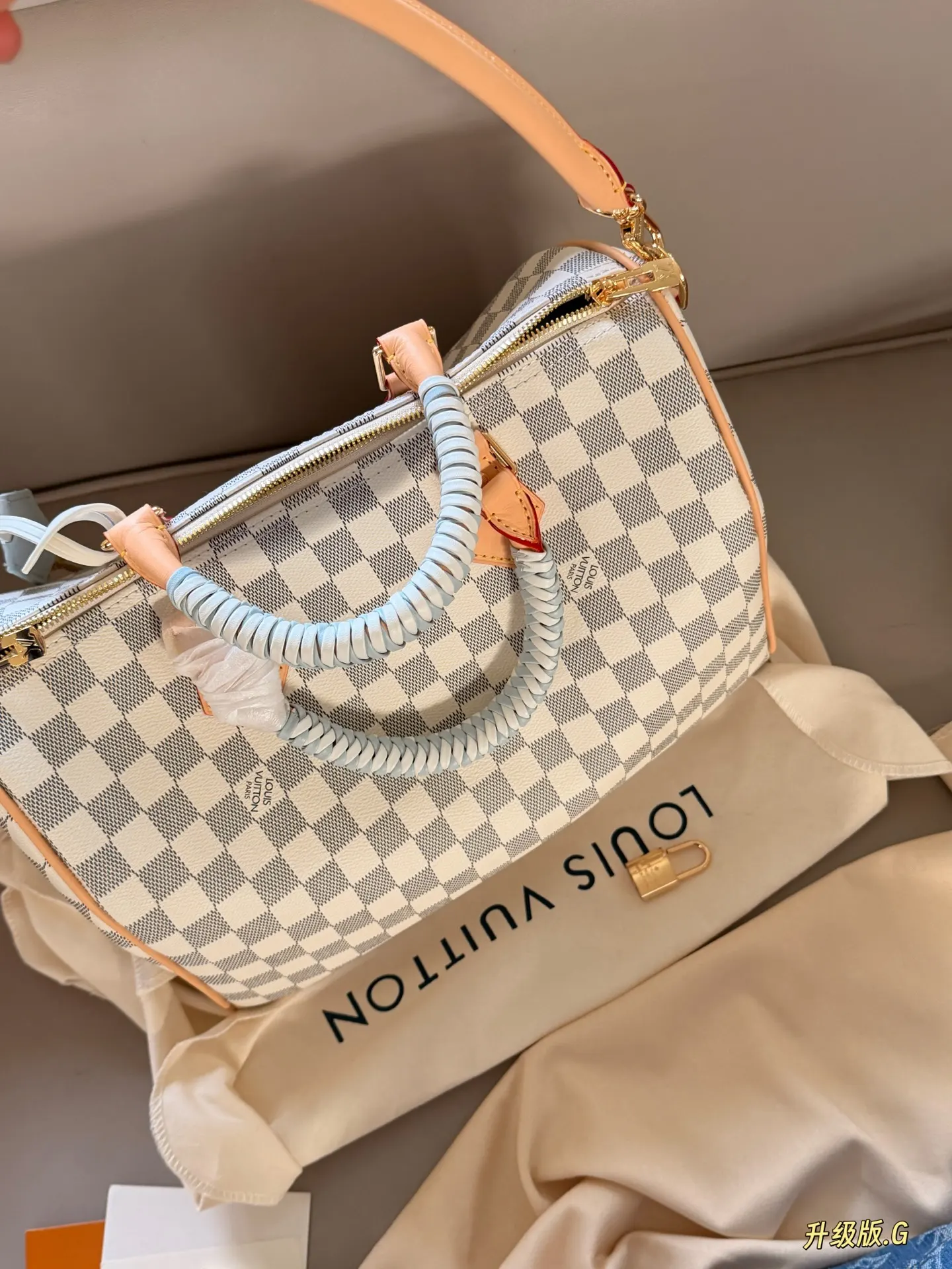 Speedy 30 Damier Azur Top-Handle Bag D39018009 — view 7