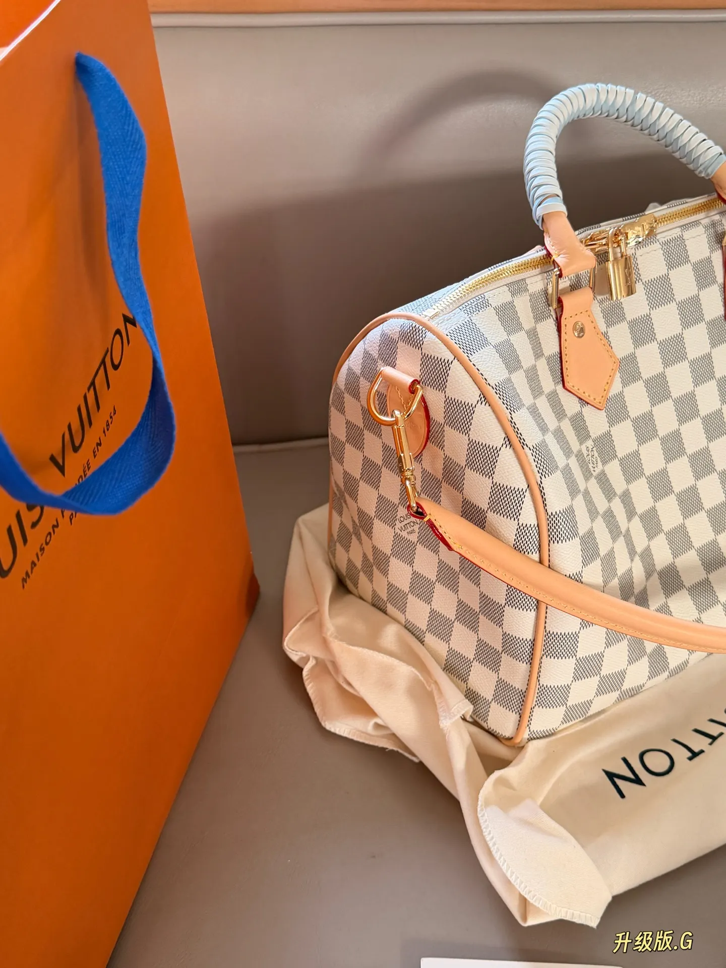 Speedy 30 Damier Azur Top-Handle Bag D39018009 — view 9