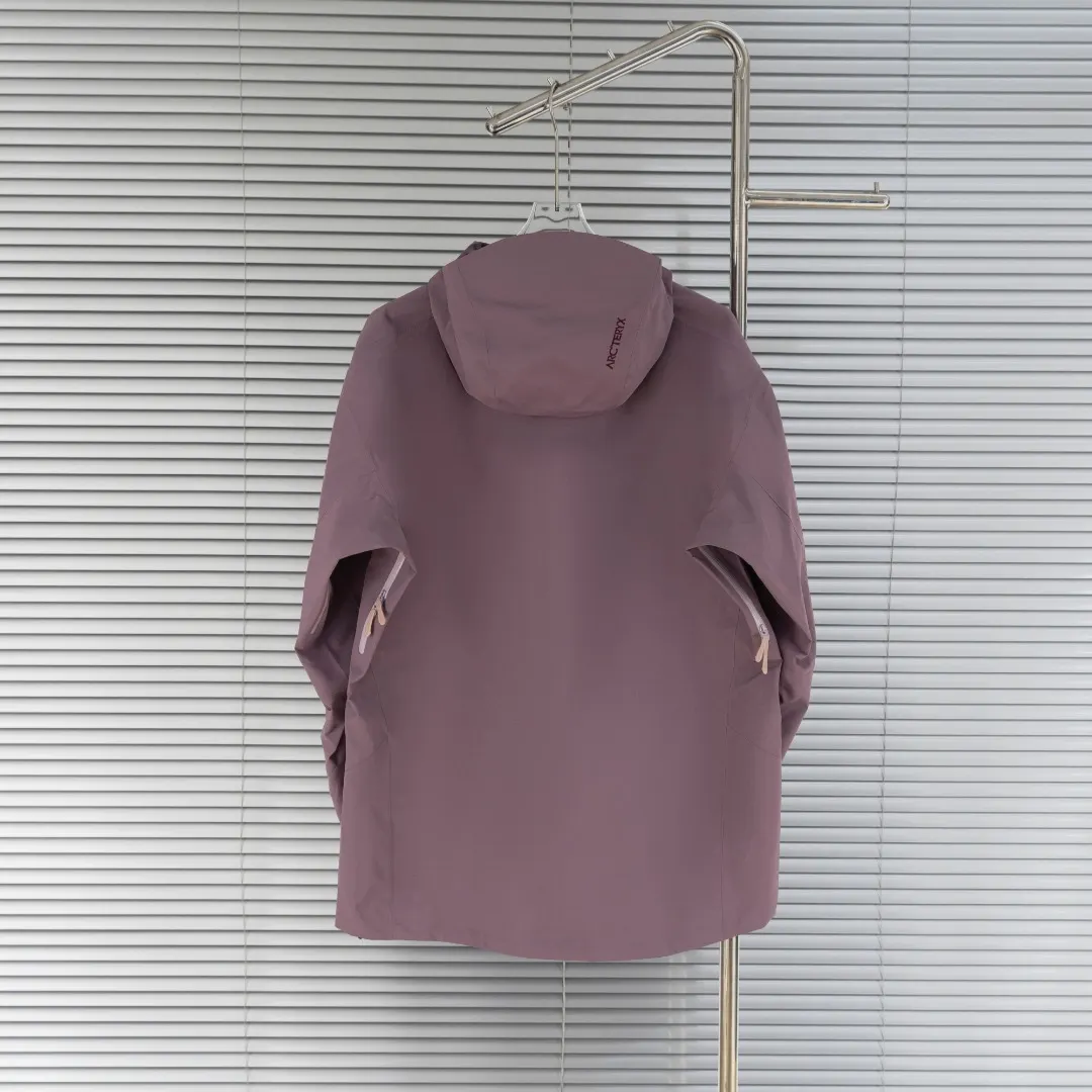 Beta SL GORE-TEX Hooded Shell Jacket D39013832 — view 2