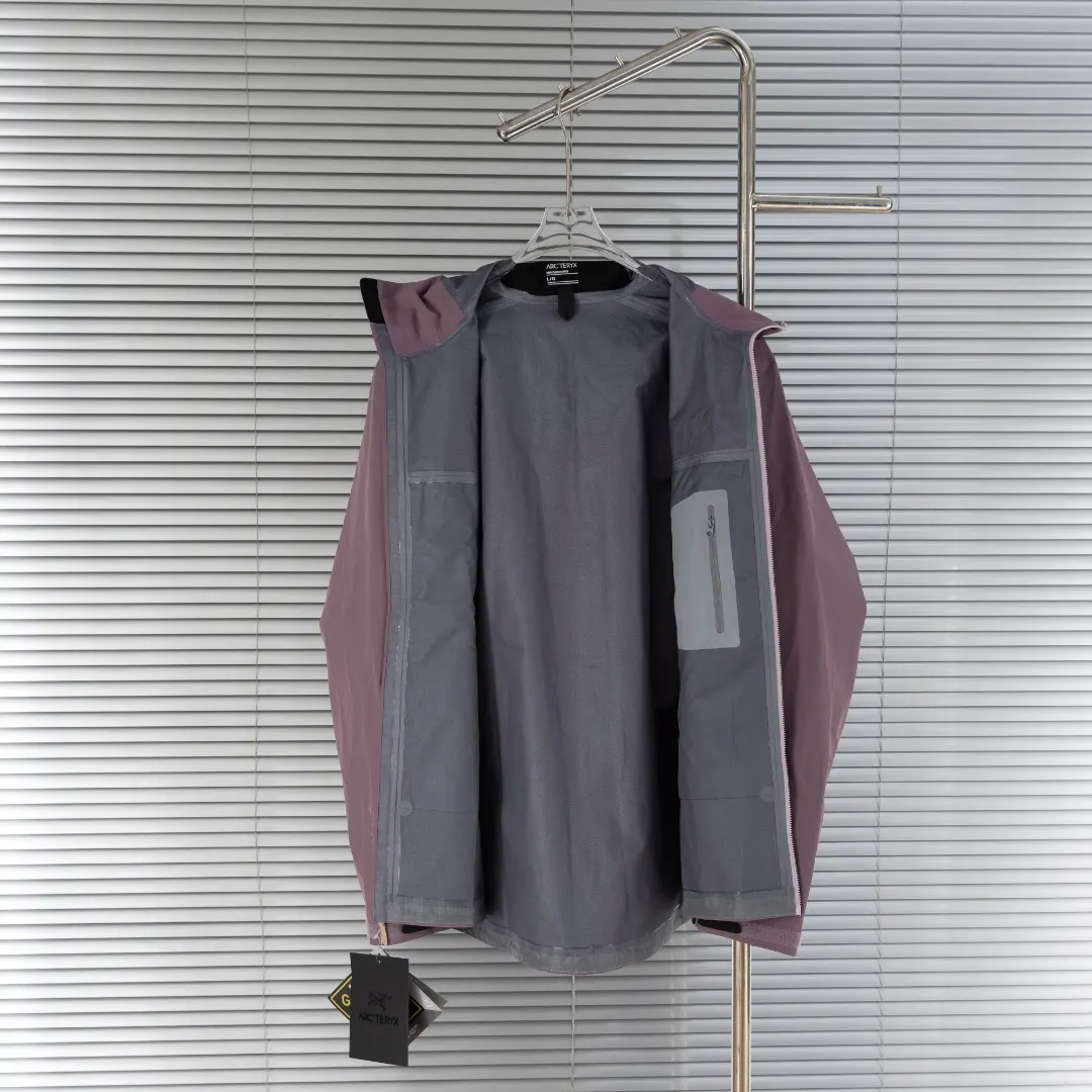 Beta SL GORE-TEX Hooded Shell Jacket D39013832 — view 3