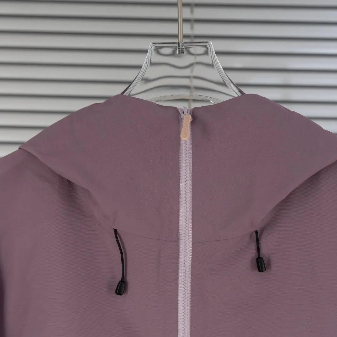 Beta SL GORE-TEX Hooded Shell Jacket D39013832 — view 4