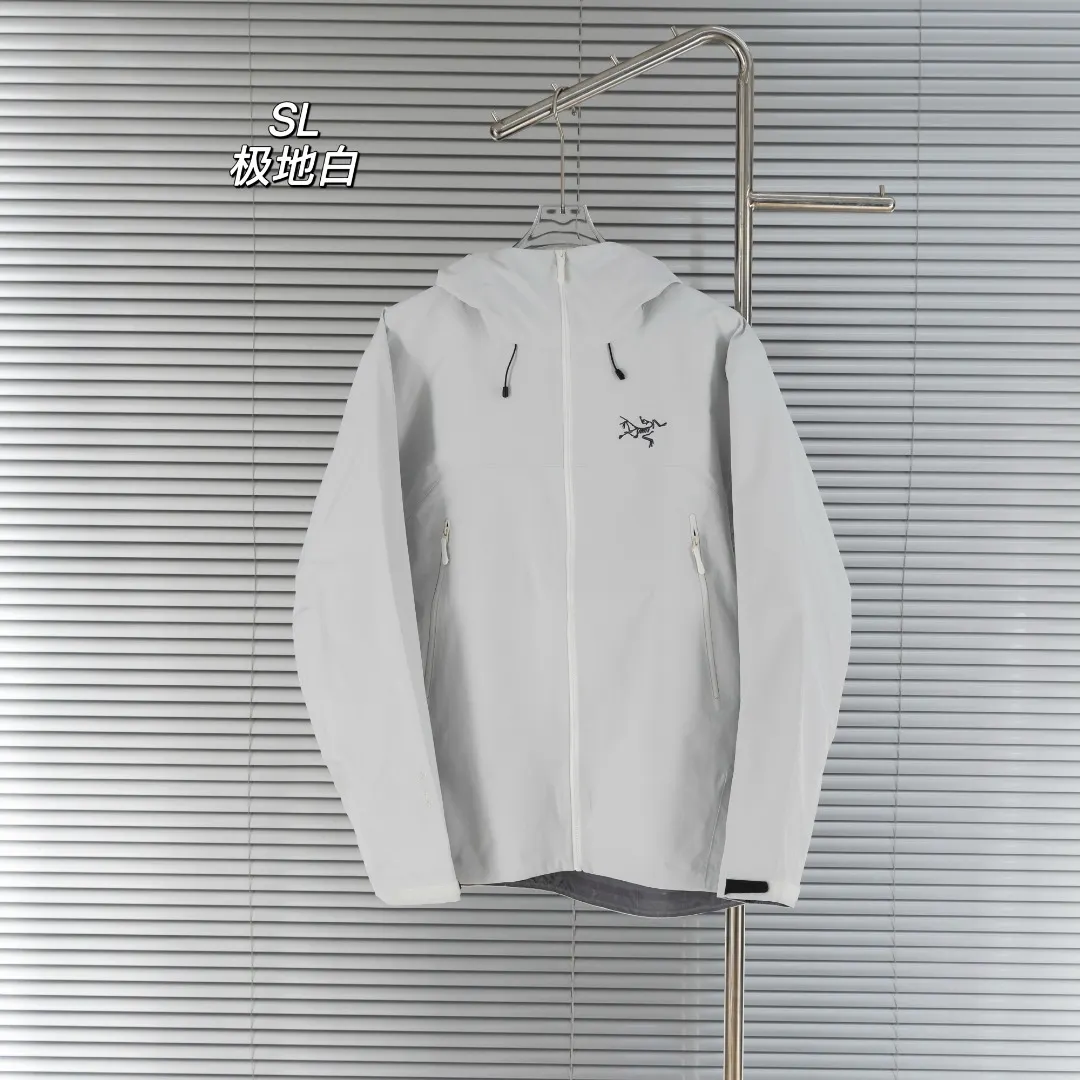 Beta SL GORE-TEX Hooded Shell Jacket D39013834