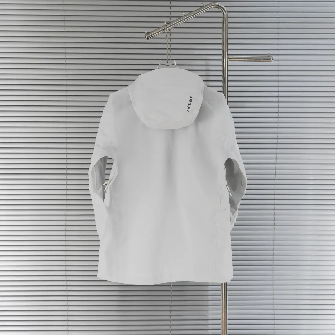 Beta SL GORE-TEX Hooded Shell Jacket D39013834 — view 2