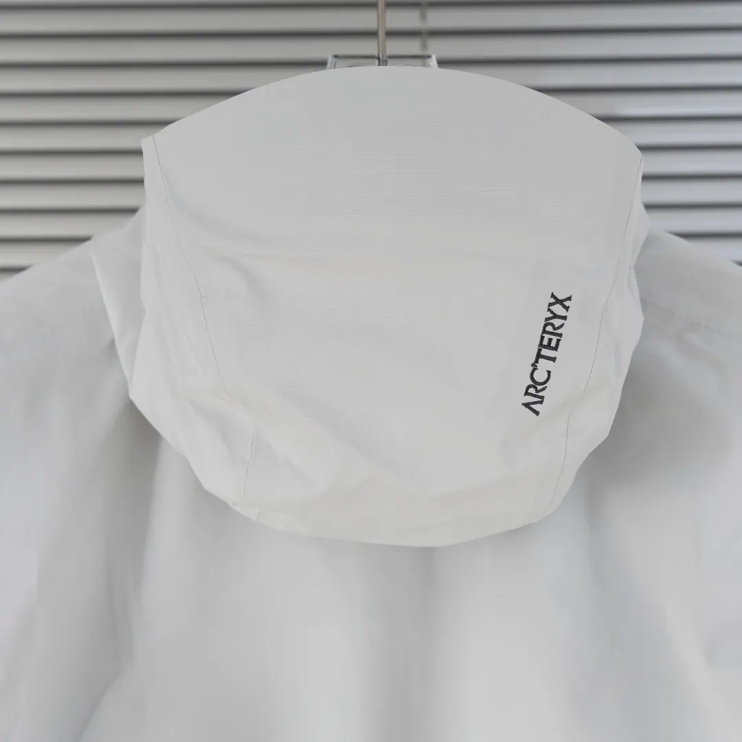 Beta SL GORE-TEX Hooded Shell Jacket D39013834 — view 14