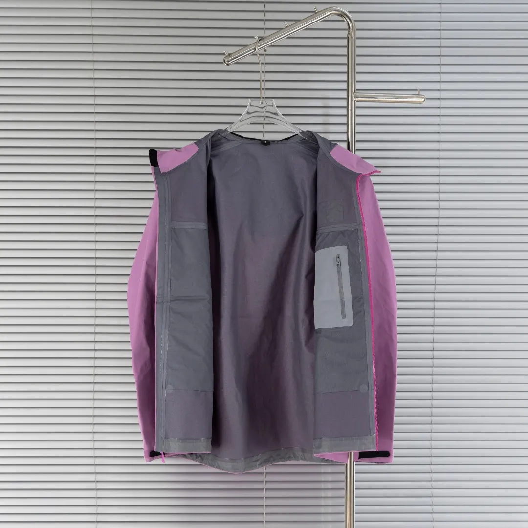 Beta SL GORE-TEX Hooded Shell Jacket D39013836 — view 3