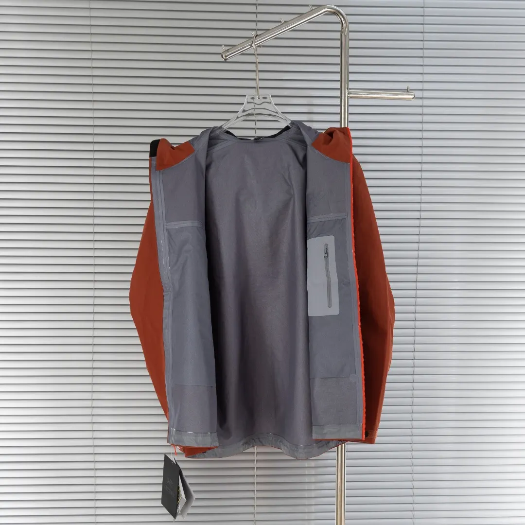 Beta SL GORE-TEX Hooded Shell Jacket D39013835 — view 3