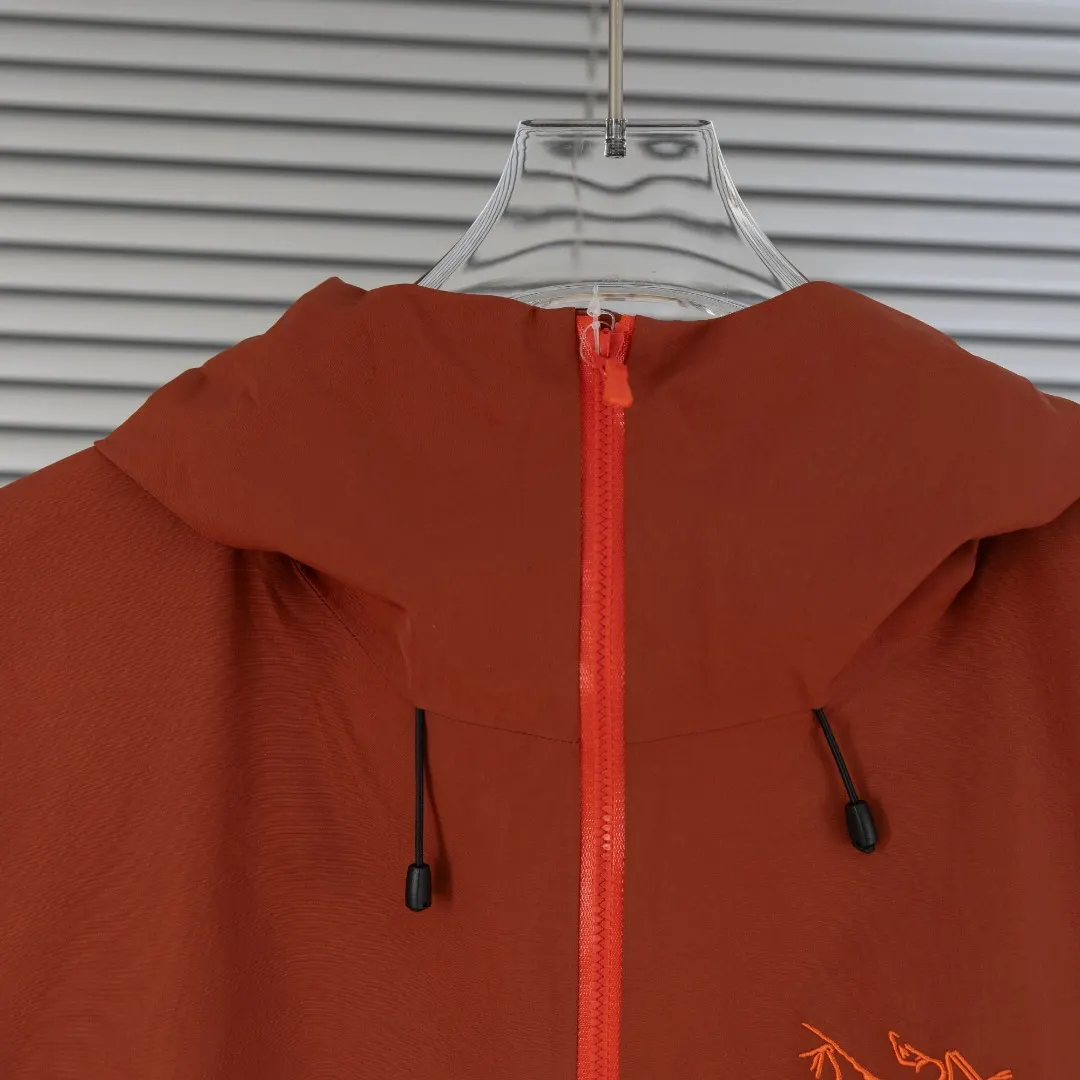 Beta SL GORE-TEX Hooded Shell Jacket D39013835 — view 4