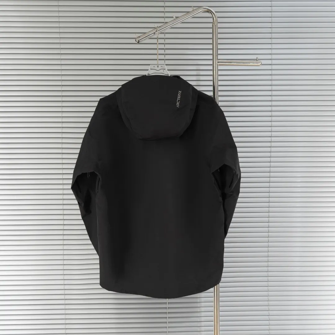 Beta SL GORE-TEX Hooded Shell Jacket D39013830 — view 2