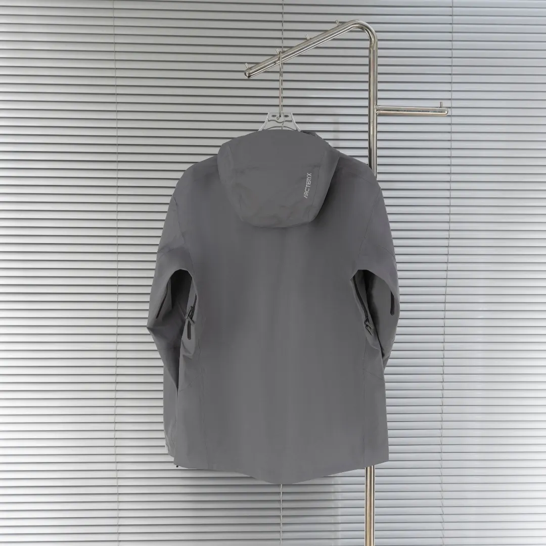 Beta SL GORE-TEX Hooded Shell Jacket D39013833 — view 2
