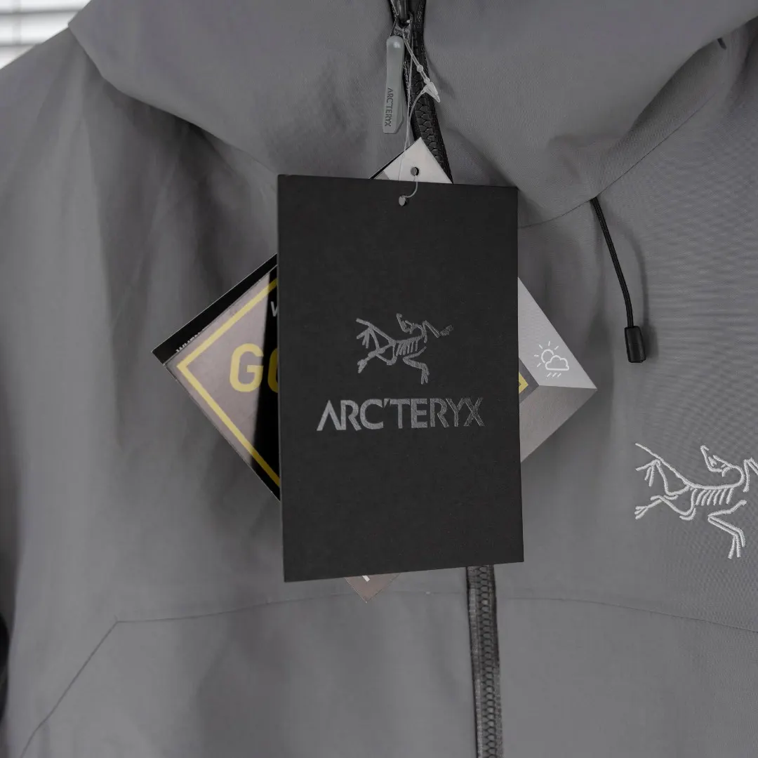 Beta SL GORE-TEX Hooded Shell Jacket D39013833 — view 11