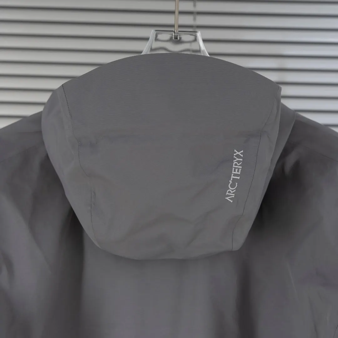 Beta SL GORE-TEX Hooded Shell Jacket D39013833 — view 14