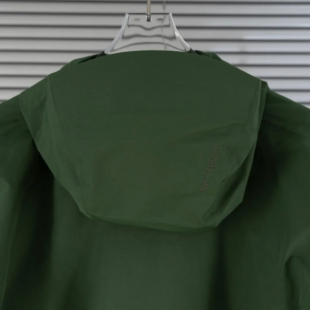 Beta SL GORE-TEX Hooded Shell Jacket D39013831 — view 13