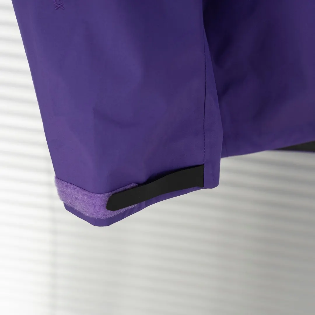 Beta Lightweight GORE-TEX Hooded Jacket D39013824 — view 7