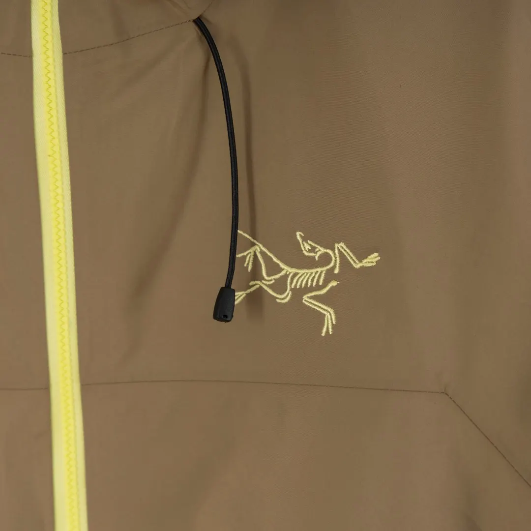 Beta Lightweight GORE-TEX Hooded Jacket D39013827 — view 5