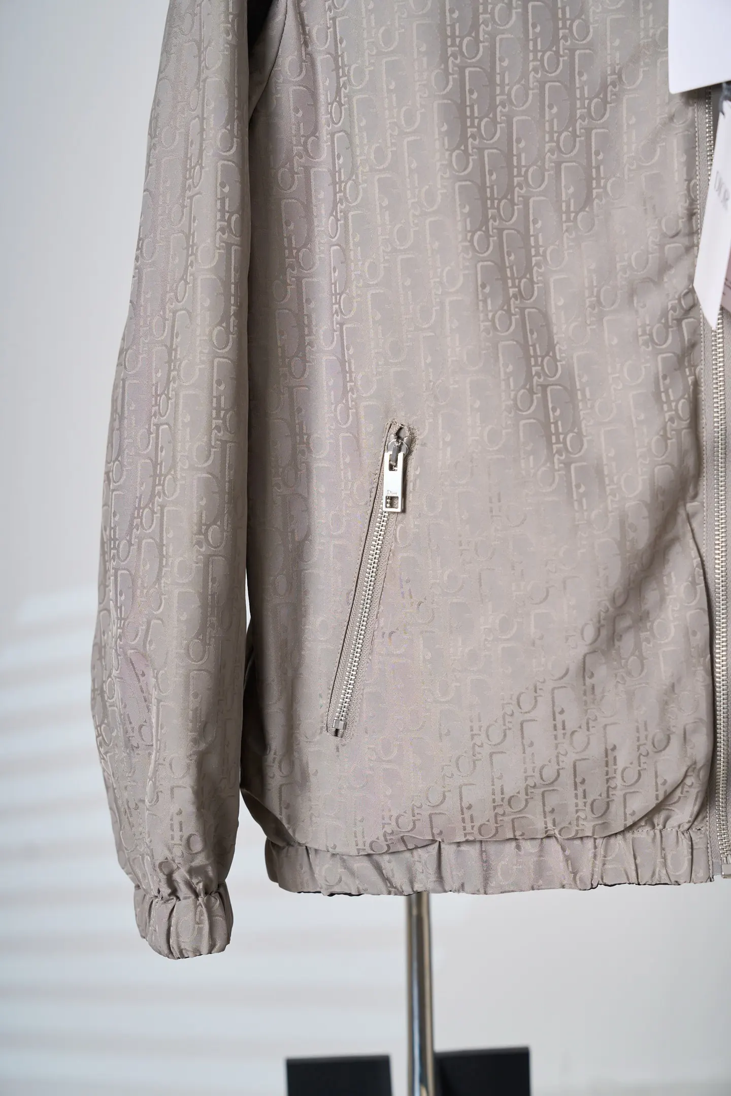 Dior Oblique Reversible Hooded Jacket D39520409 — view 17