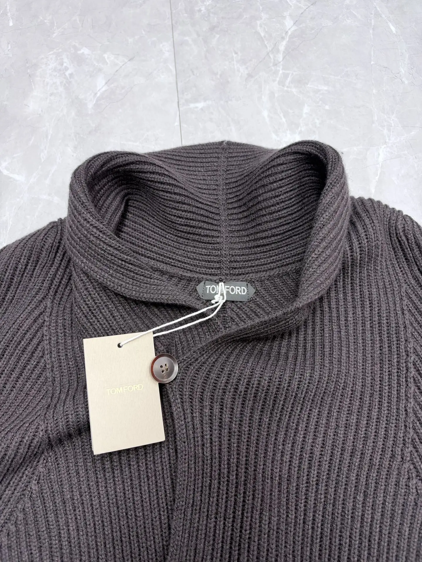 Double-Breasted Ribbed Cashmere Cardigan D39520501 — view 3