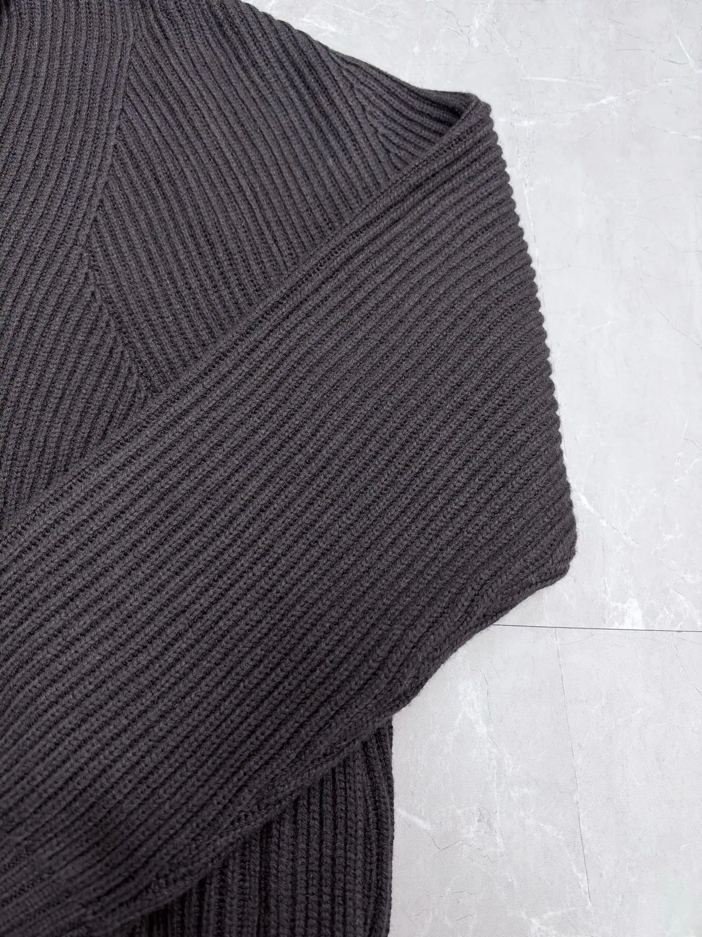 Double-Breasted Ribbed Cashmere Cardigan D39520501 — view 5