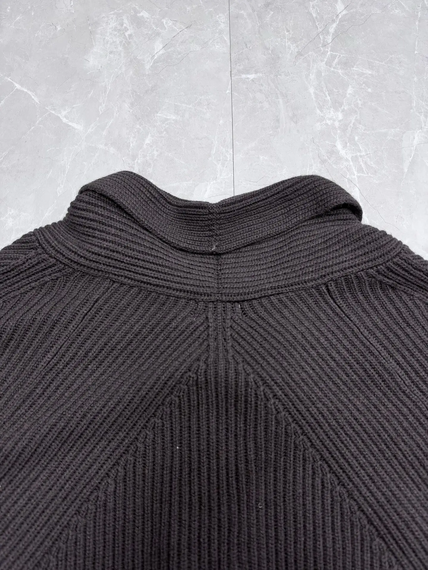 Double-Breasted Ribbed Cashmere Cardigan D39520501 — view 9