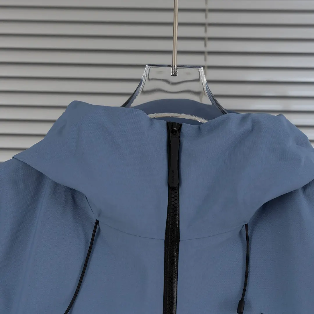 Alpha SV GORE-TEX Pro Hardshell Jacket D40013814 — view 5