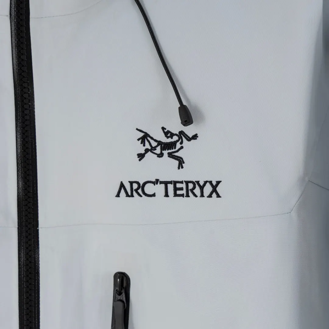 Alpha SV GORE-TEX Pro Hardshell Jacket D40013815 — view 5