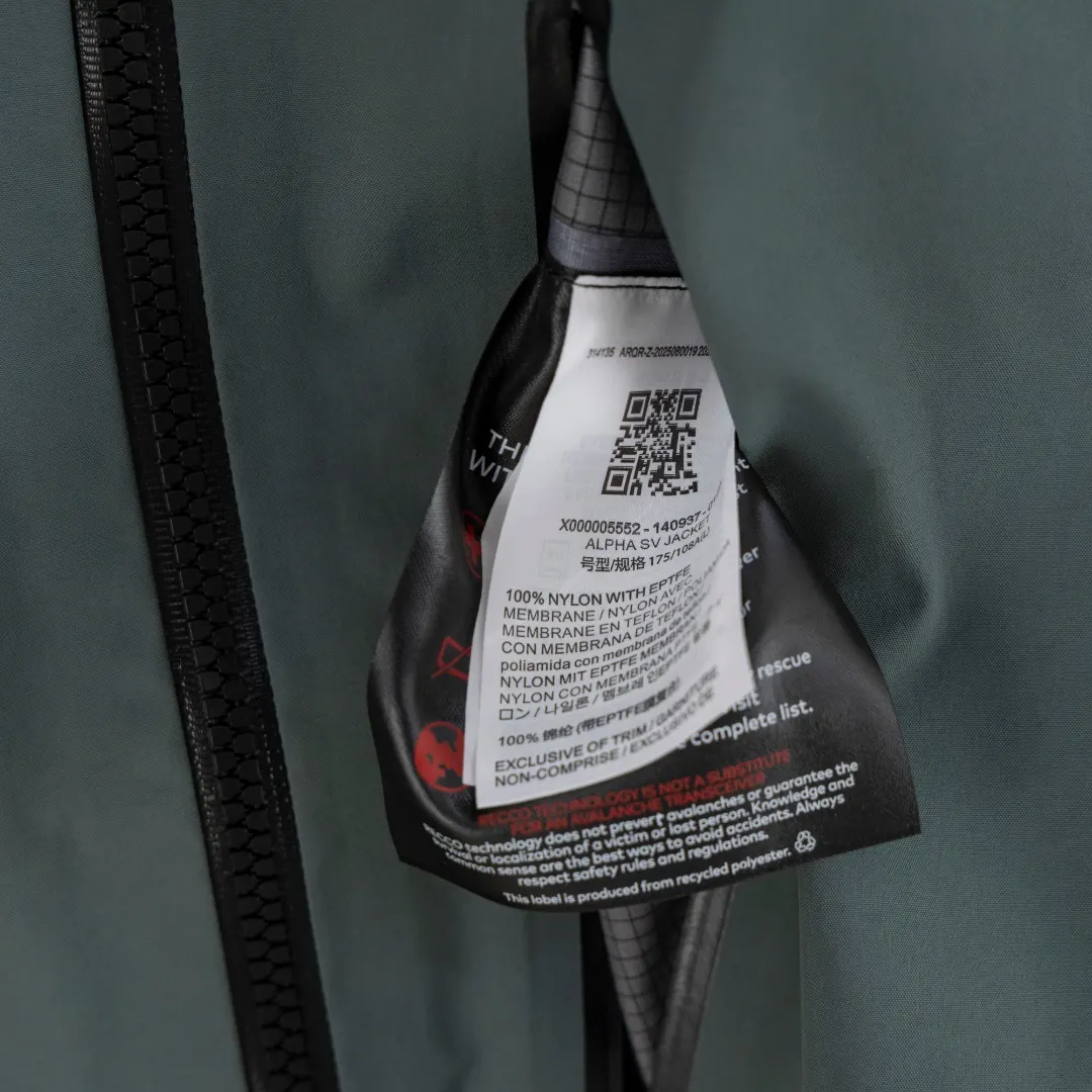Alpha SV GORE-TEX Pro Hardshell Jacket D40013819 — view 12