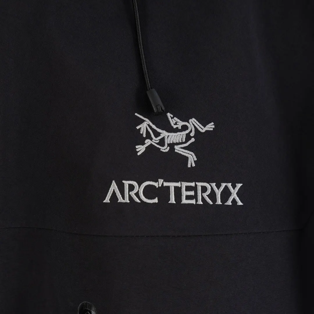 Alpha SV GORE-TEX Pro Hooded Jacket D40013818 — view 6