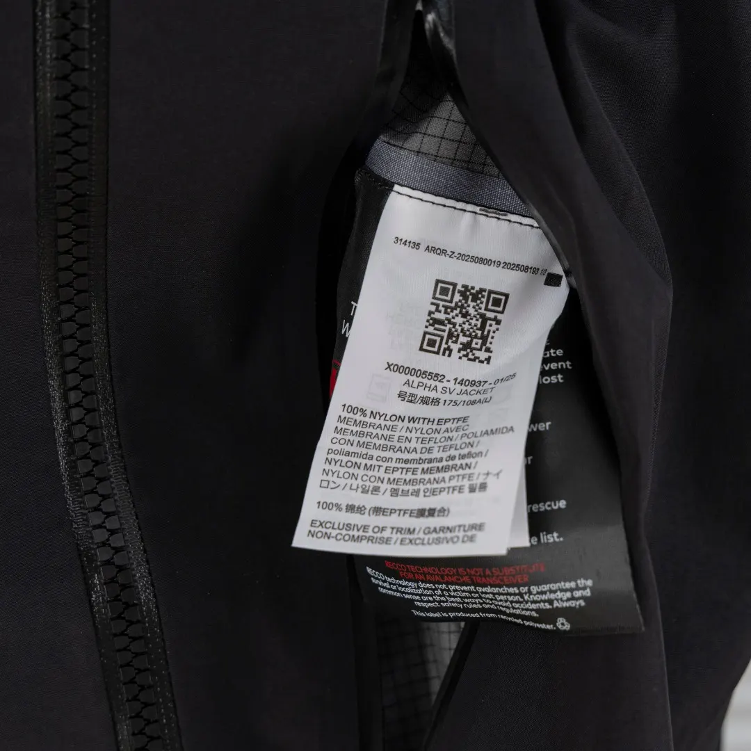 Alpha SV GORE-TEX Pro Hooded Jacket D40013818 — view 11