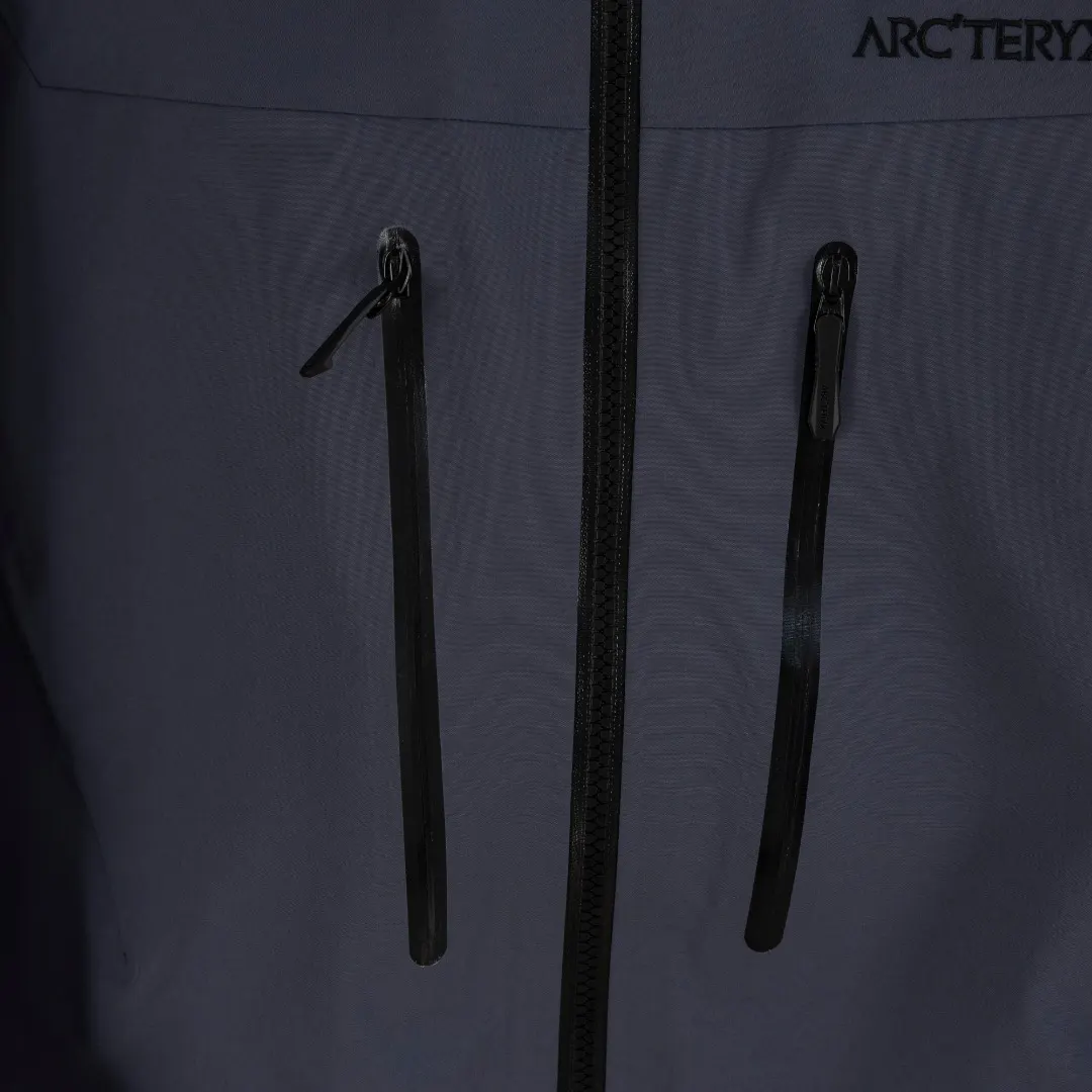 Alpha SV GORE-TEX Pro Hooded Jacket D40013813 — view 8
