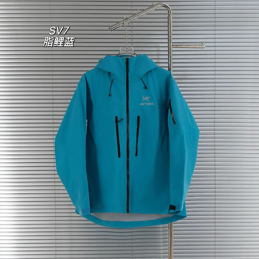 Alpha SV GORE-TEX Pro Hooded Shell Jacket D40013812