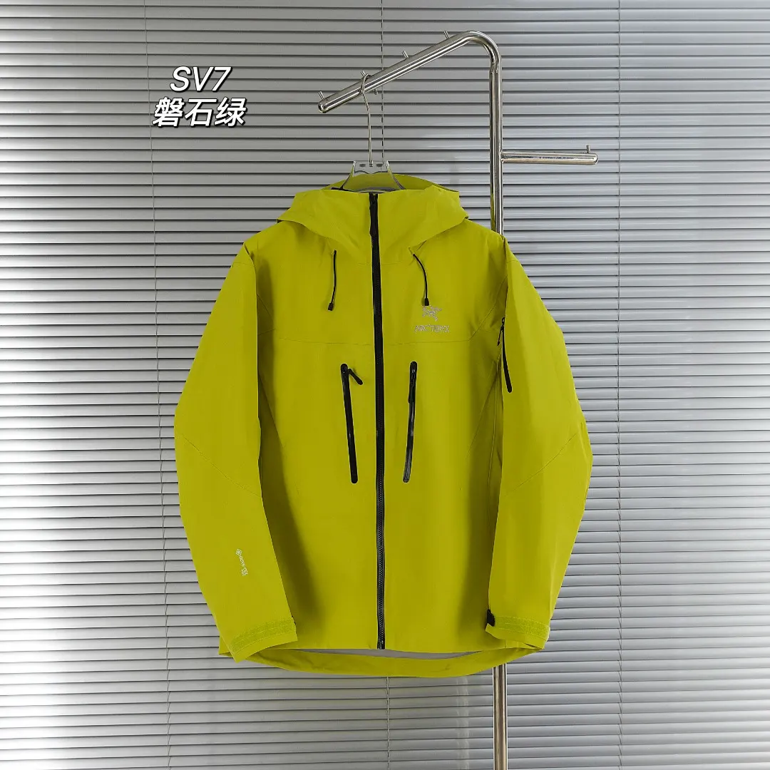 Alpha SV GORE-TEX Pro Hardshell Jacket D40013816
