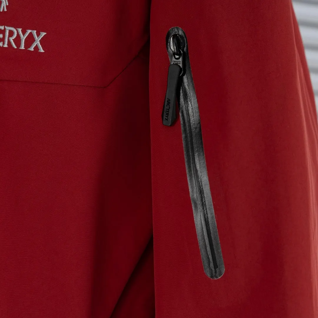Alpha SV GORE-TEX Pro Hooded Shell Jacket D40013820 — view 10
