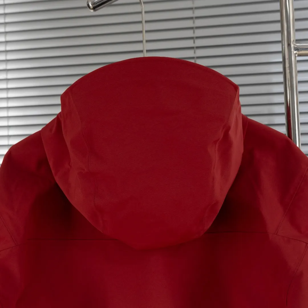 Alpha SV GORE-TEX Pro Hooded Shell Jacket D40013820 — view 14