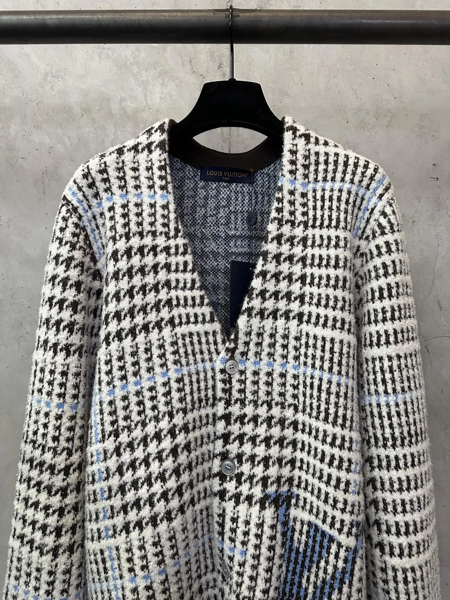 Houndstooth Check V-Neck Wool-Blend Cardigan D41025059 — view 3