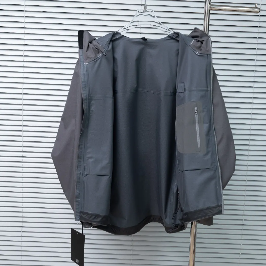 Alpha LT Waterproof GORE-TEX Shell Jacket D41024938 — view 3