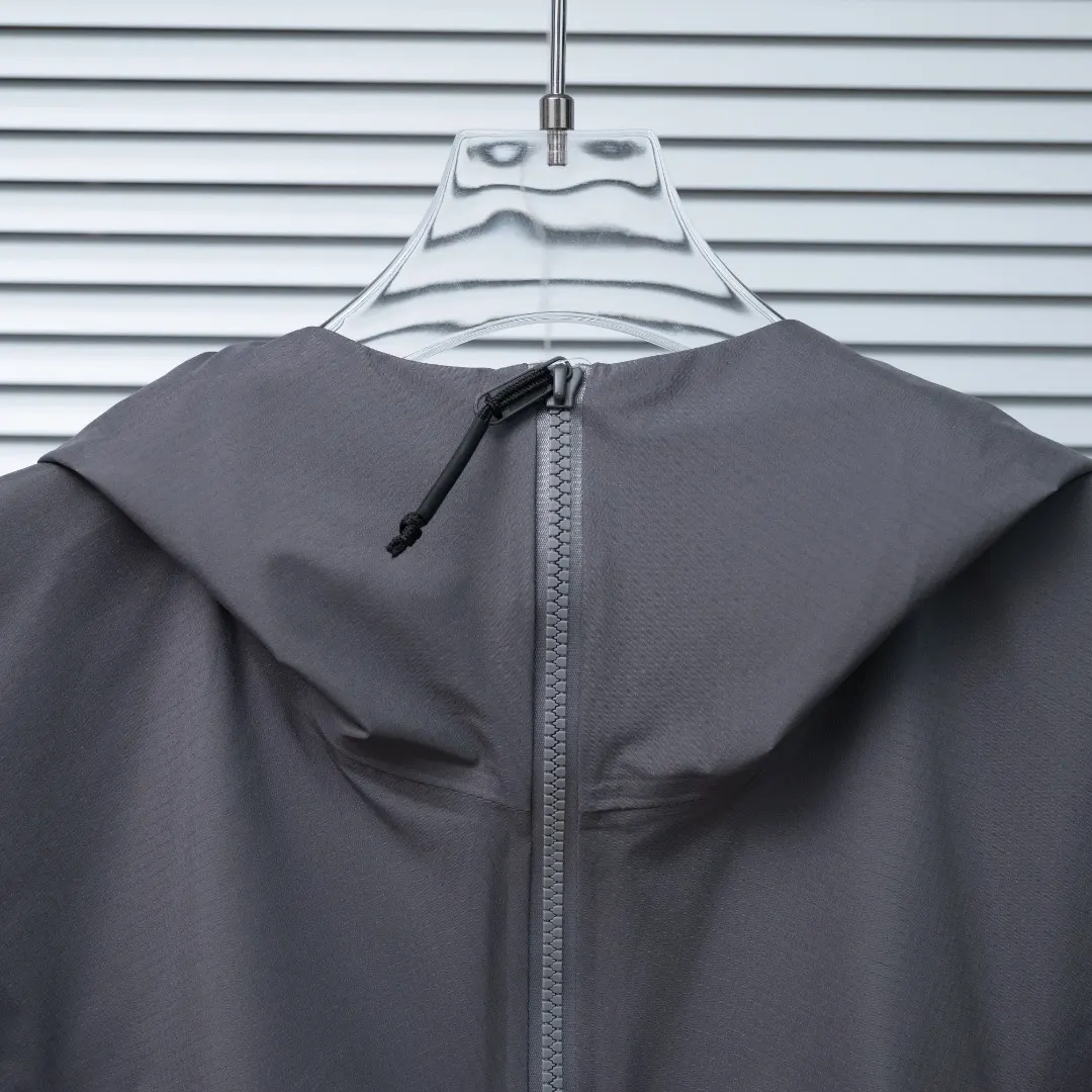 Alpha LT Waterproof GORE-TEX Shell Jacket D41024938 — view 4